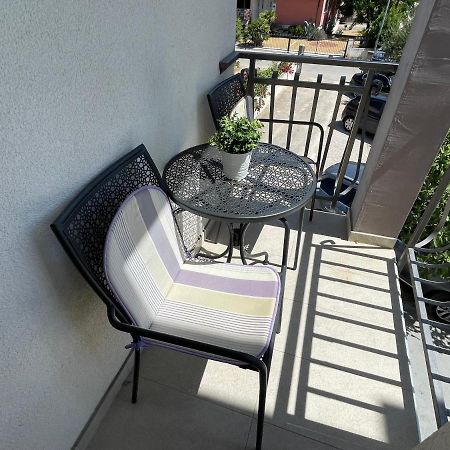 Apartmani Jasminka Vodice Bagian luar foto