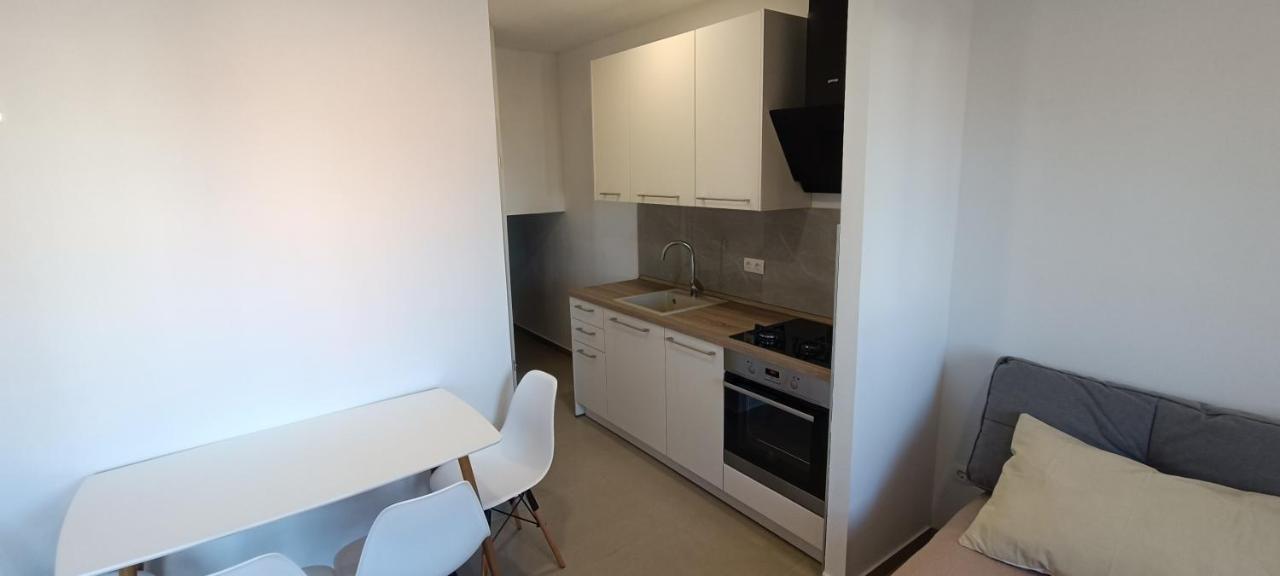 Apartmani Jasminka Vodice Bagian luar foto