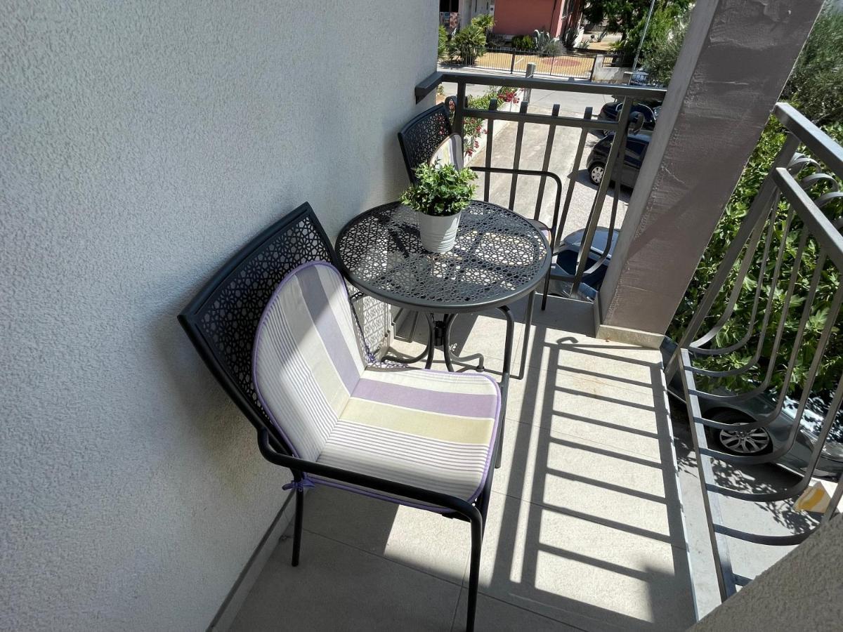 Apartmani Jasminka Vodice Bagian luar foto